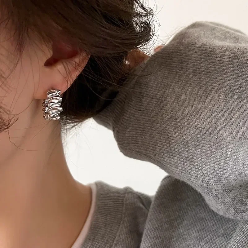 Boucles d'oreilles irrégulières argentées