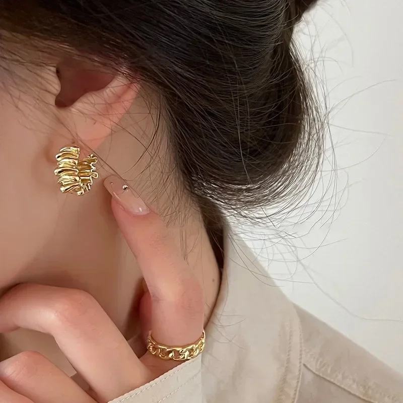 Boucles d'oreilles irrégulières dorées